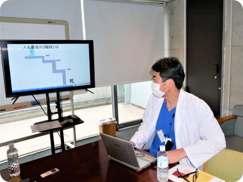 足病総合センターで働く久道先生