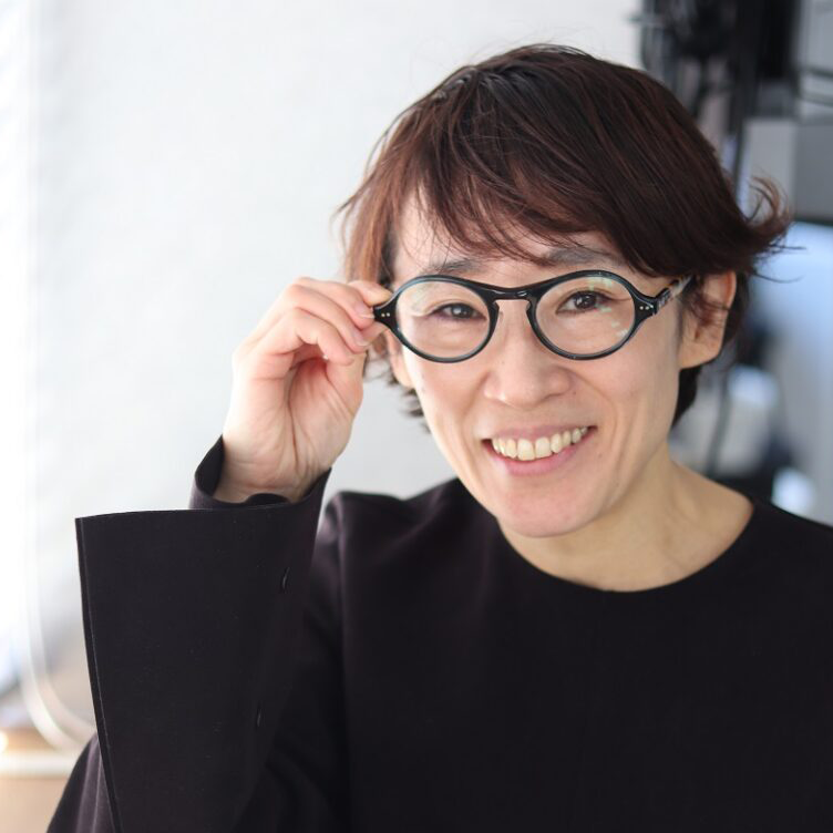 蔭山あずさ先生